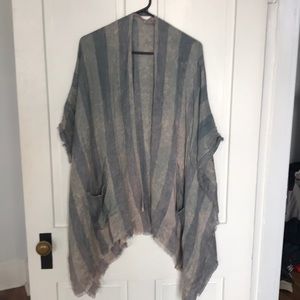 Multi color shawl with pockets